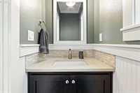 18 NE Cook St, Portland, OR 97212