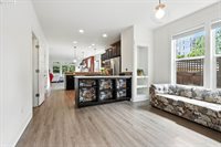 18 NE Cook St, Portland, OR 97212