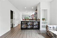 18 NE Cook St, Portland, OR 97212