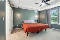 18 NE Cook St, Portland, OR 97212