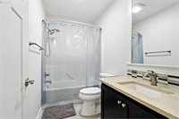 18 NE Cook St, Portland, OR 97212