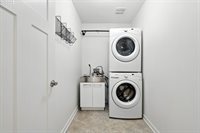 18 NE Cook St, Portland, OR 97212