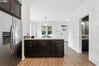 18 NE Cook St, Portland, OR 97212