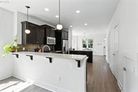 18 NE Cook St, Portland, OR 97212