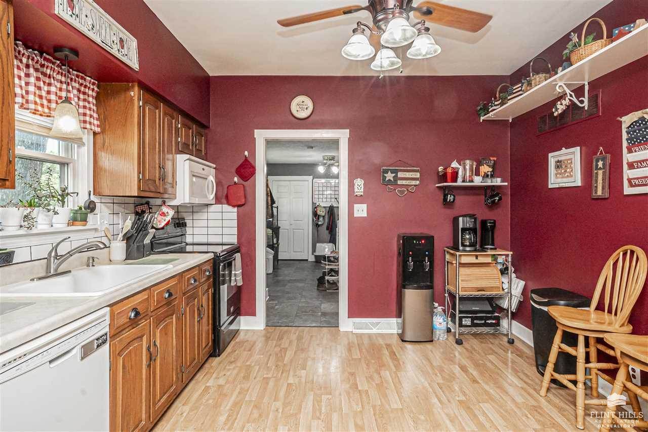 205 East 4th Street, Solomon, KS 67480