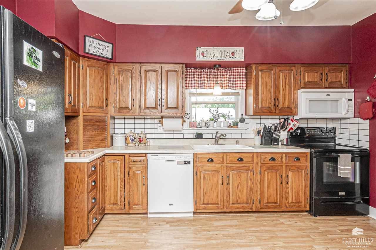 205 East 4th Street, Solomon, KS 67480