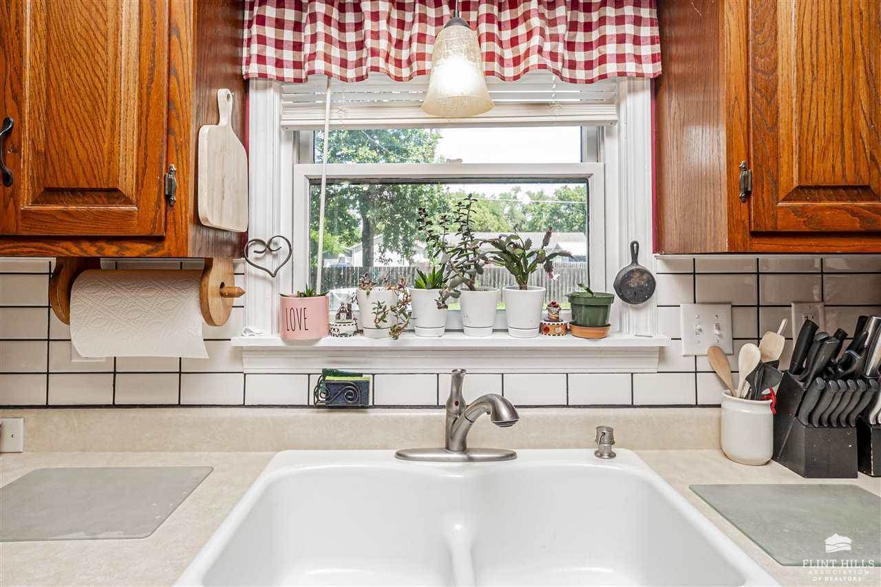 205 East 4th Street, Solomon, KS 67480