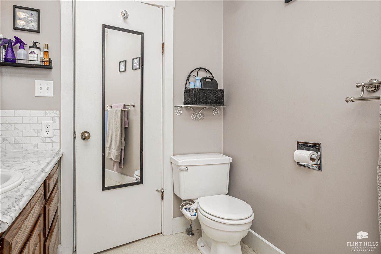 205 East 4th Street, Solomon, KS 67480