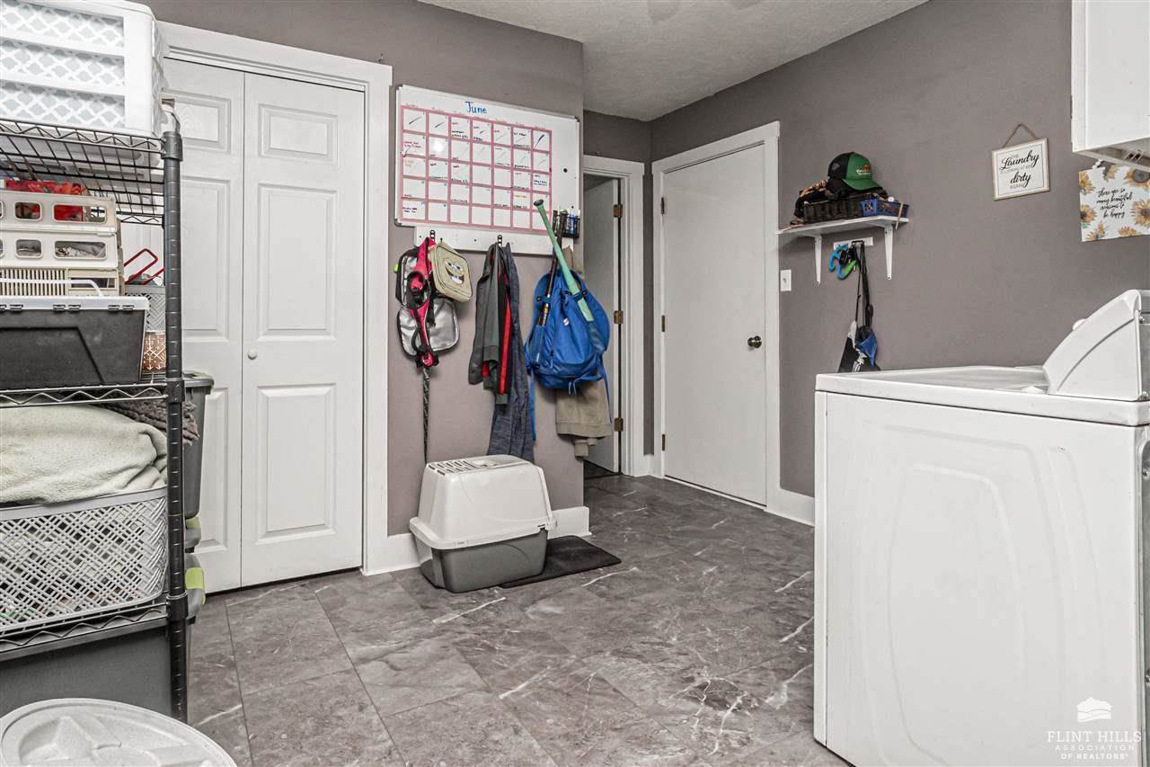 205 East 4th Street, Solomon, KS 67480