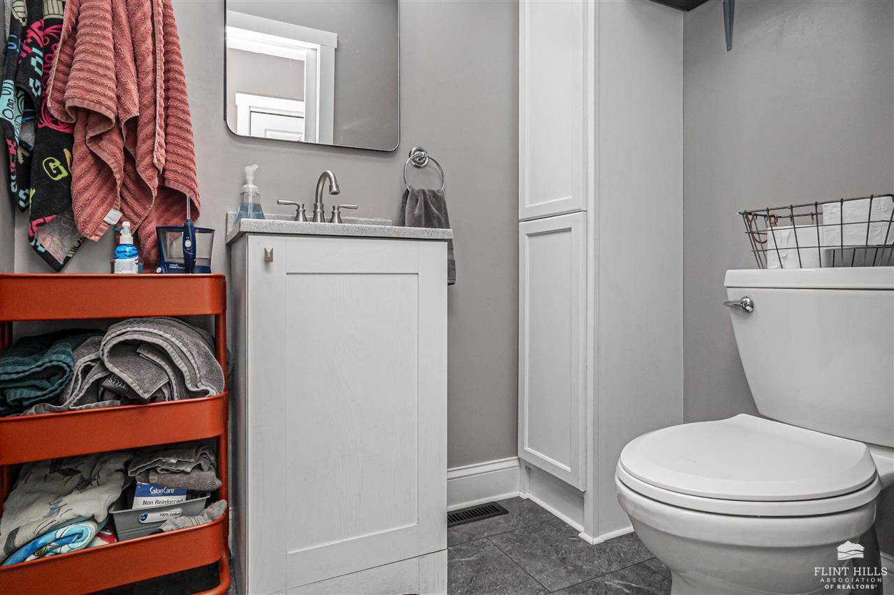 205 East 4th Street, Solomon, KS 67480