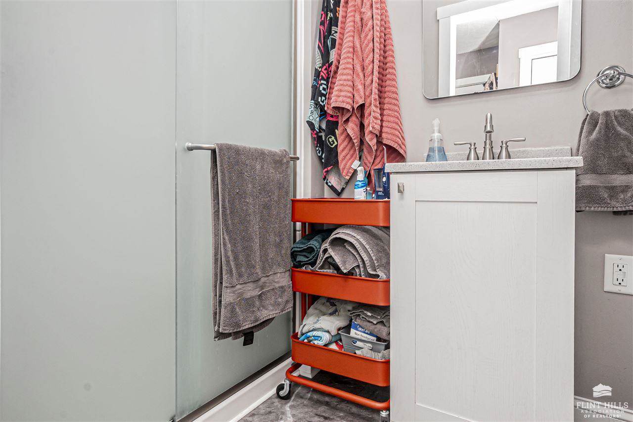 205 East 4th Street, Solomon, KS 67480