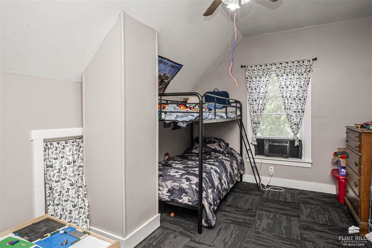 205 East 4th Street, Solomon, KS 67480