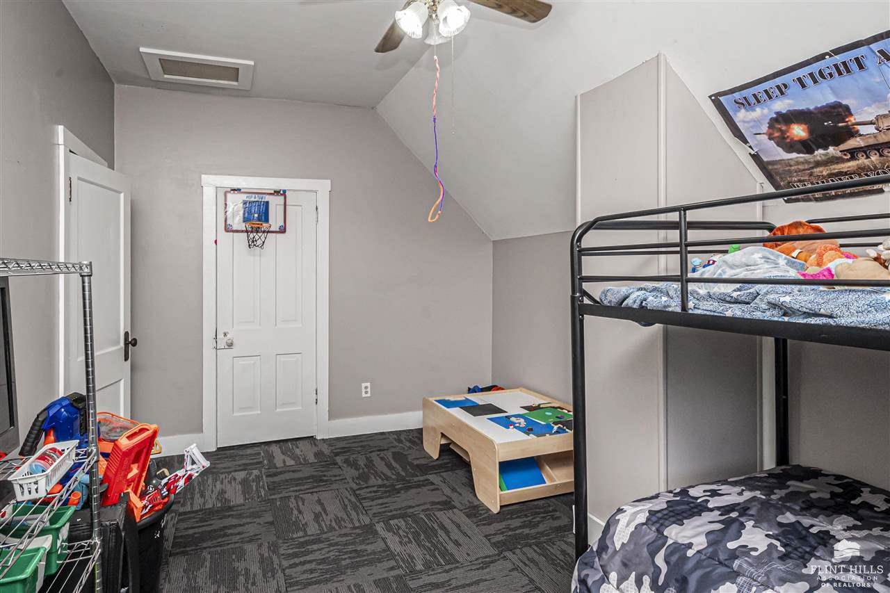 205 East 4th Street, Solomon, KS 67480