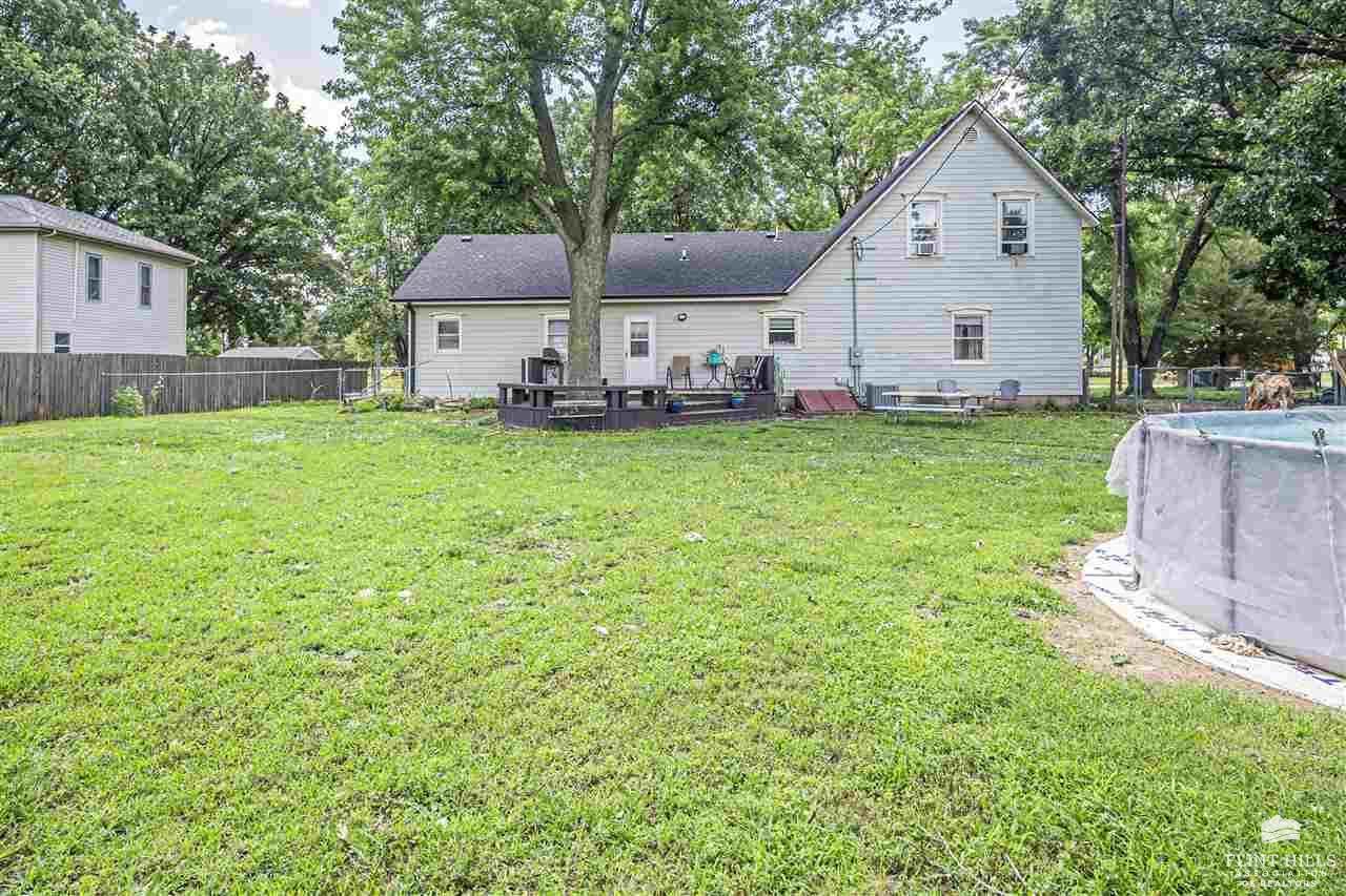 205 East 4th Street, Solomon, KS 67480