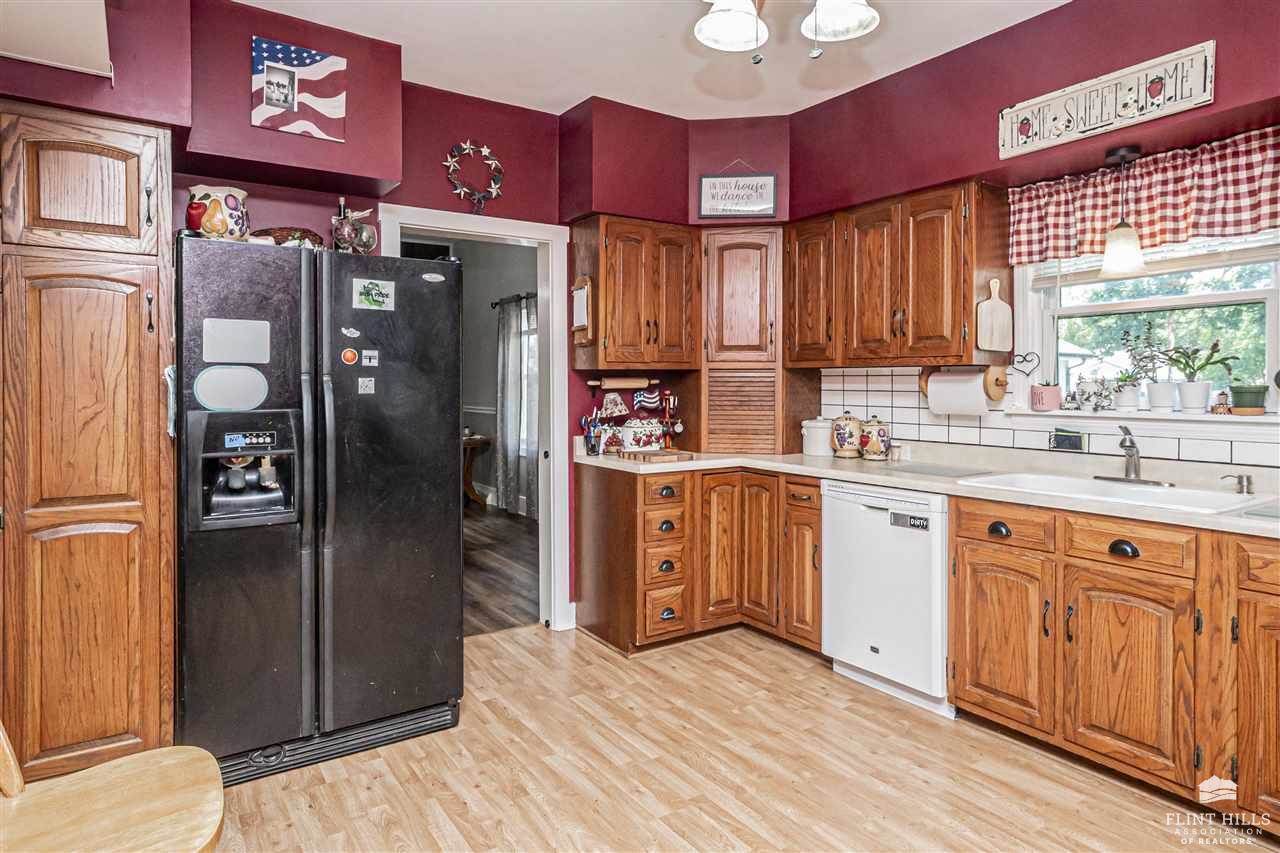 205 East 4th Street, Solomon, KS 67480