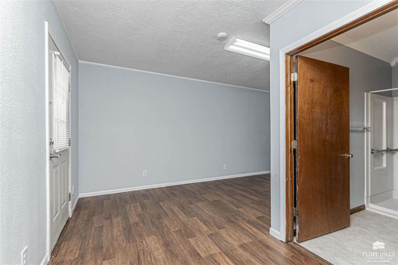 2004 Strong Avenue, Manhattan, KS 66502