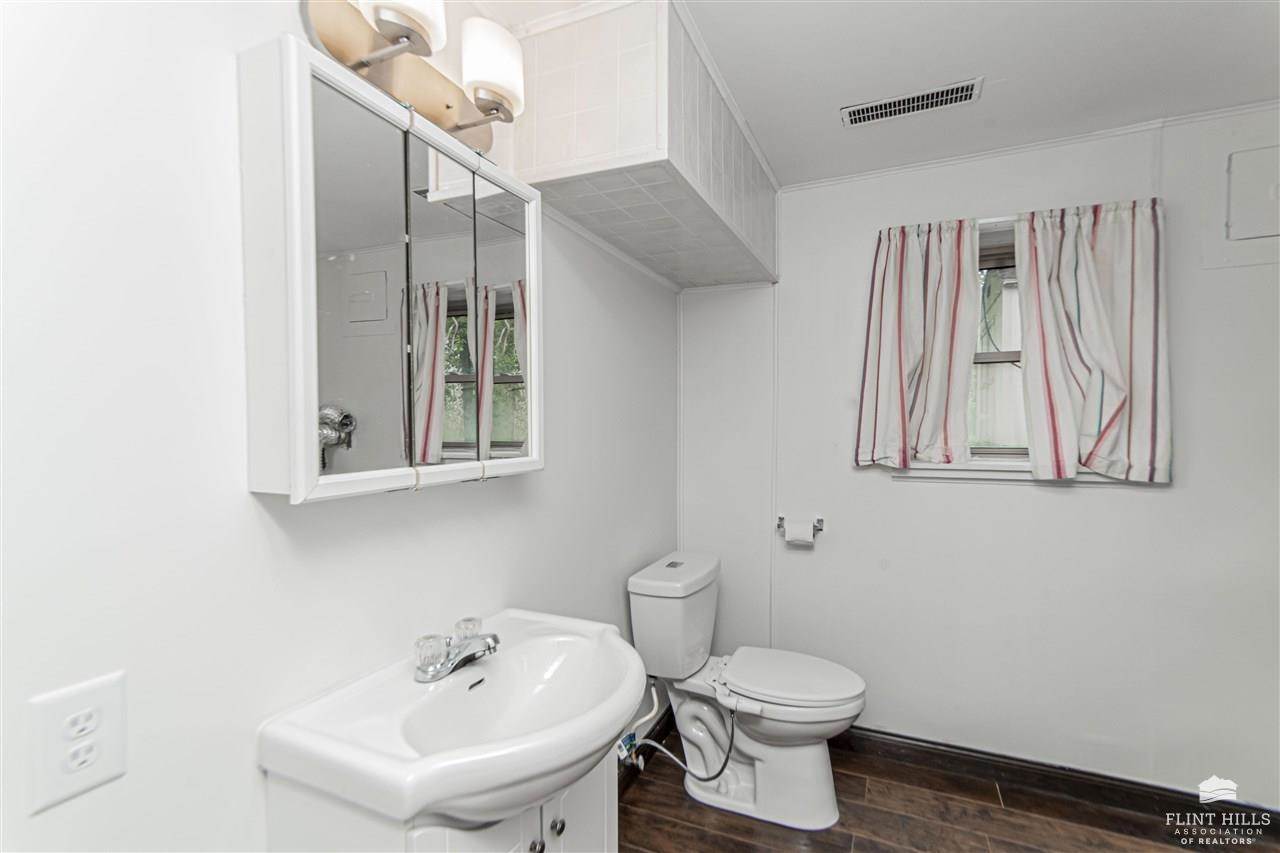 2004 Strong Avenue, Manhattan, KS 66502