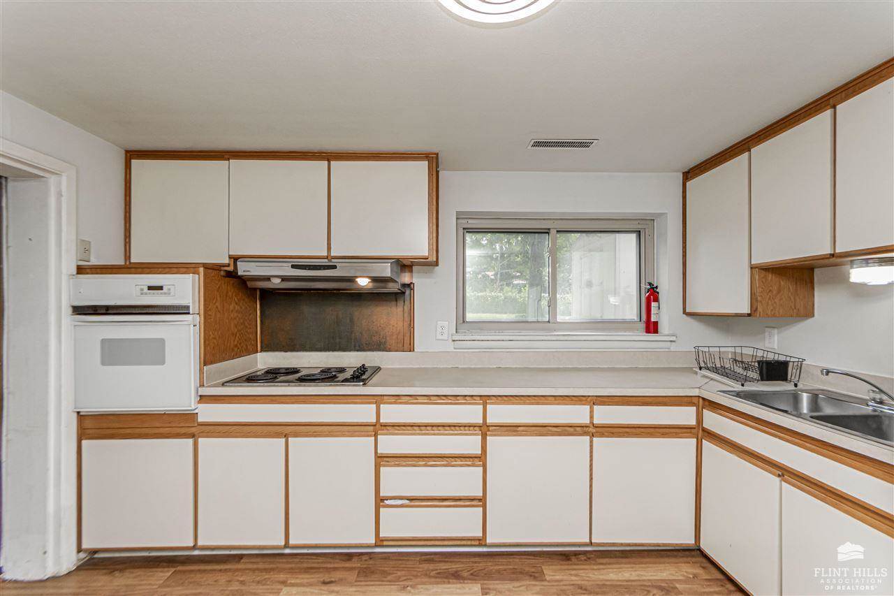 2004 Strong Avenue, Manhattan, KS 66502