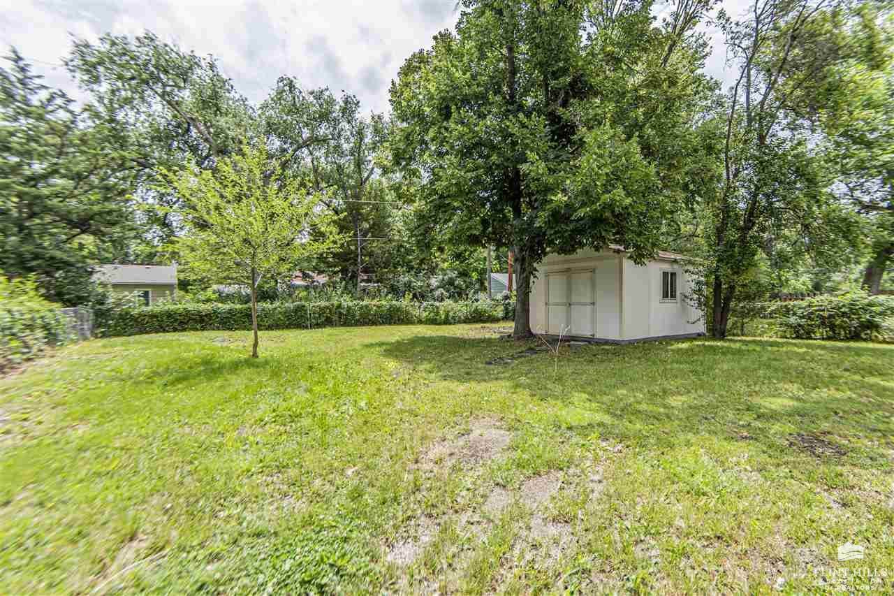 2004 Strong Avenue, Manhattan, KS 66502