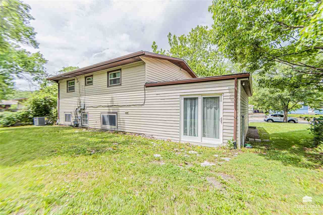 2004 Strong Avenue, Manhattan, KS 66502