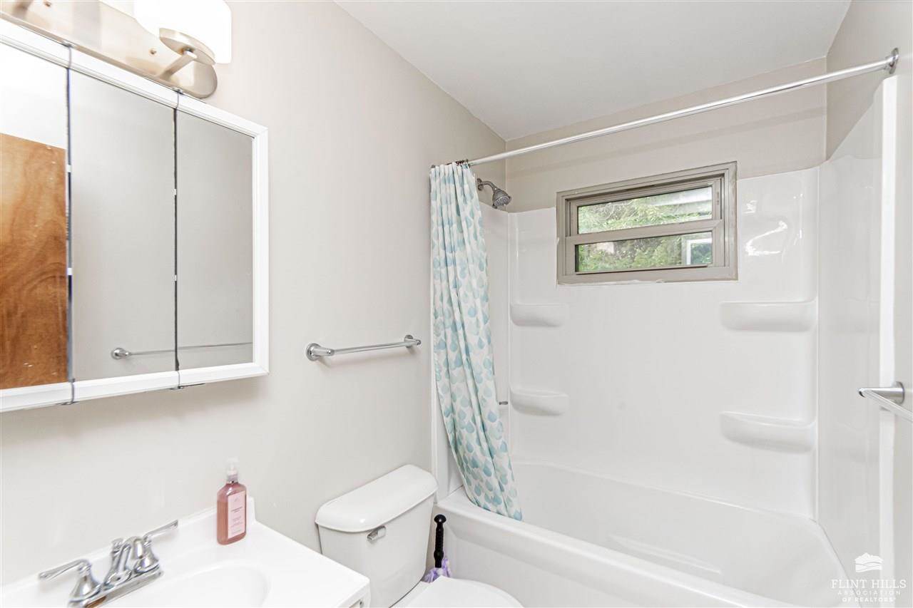 2004 Strong Avenue, Manhattan, KS 66502