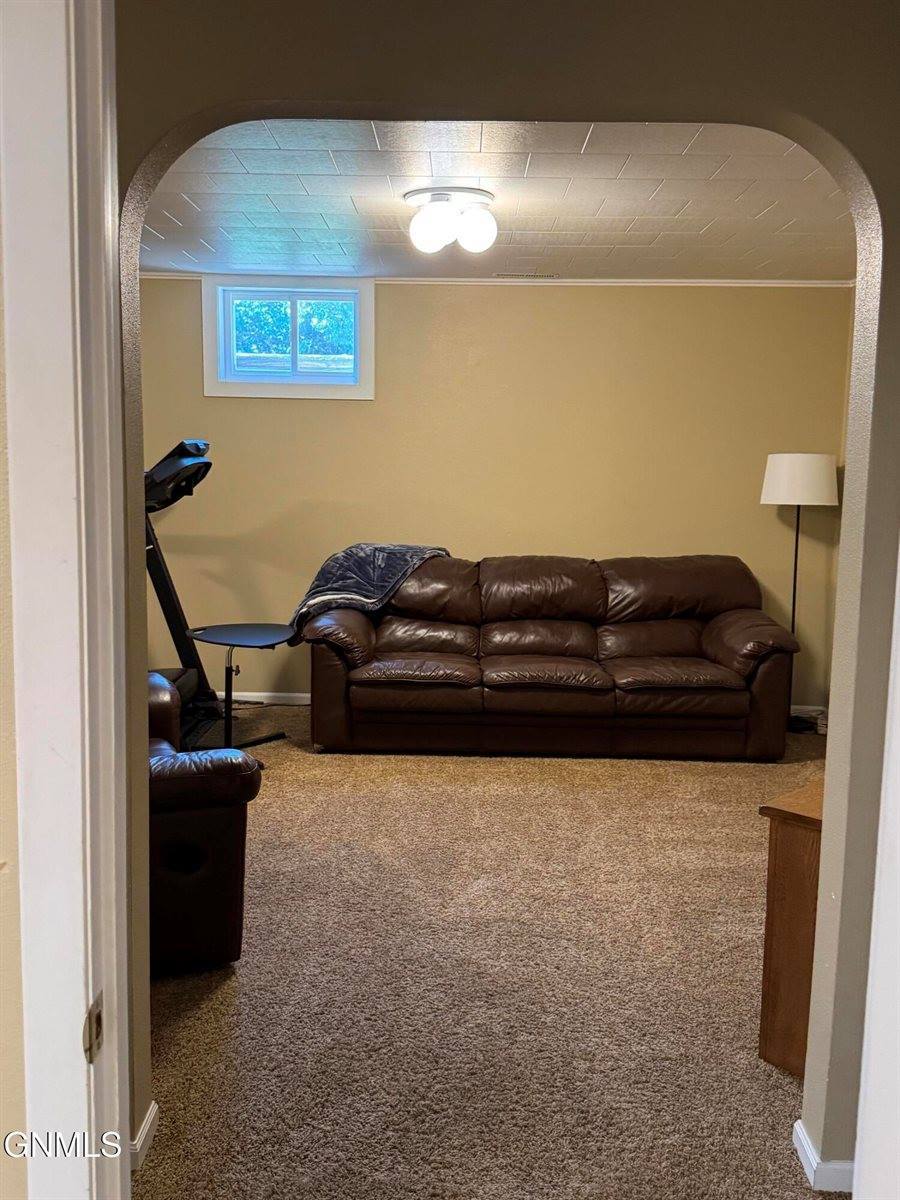 103 Cherokee Avenue, Bismarck, ND 58501