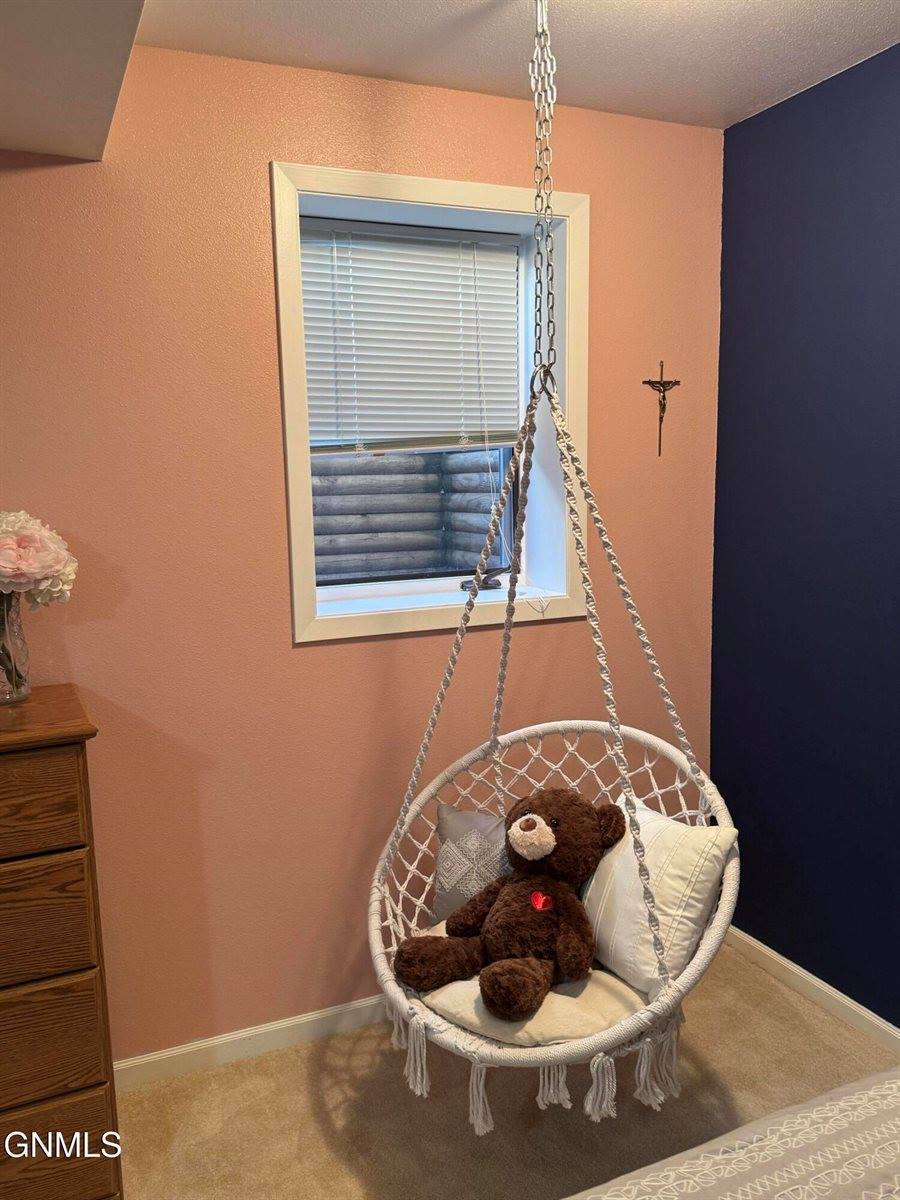 103 Cherokee Avenue, Bismarck, ND 58501