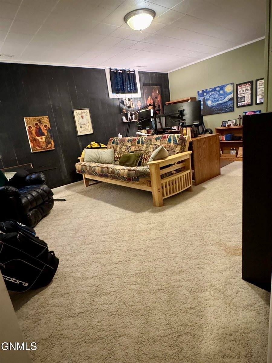 103 Cherokee Avenue, Bismarck, ND 58501