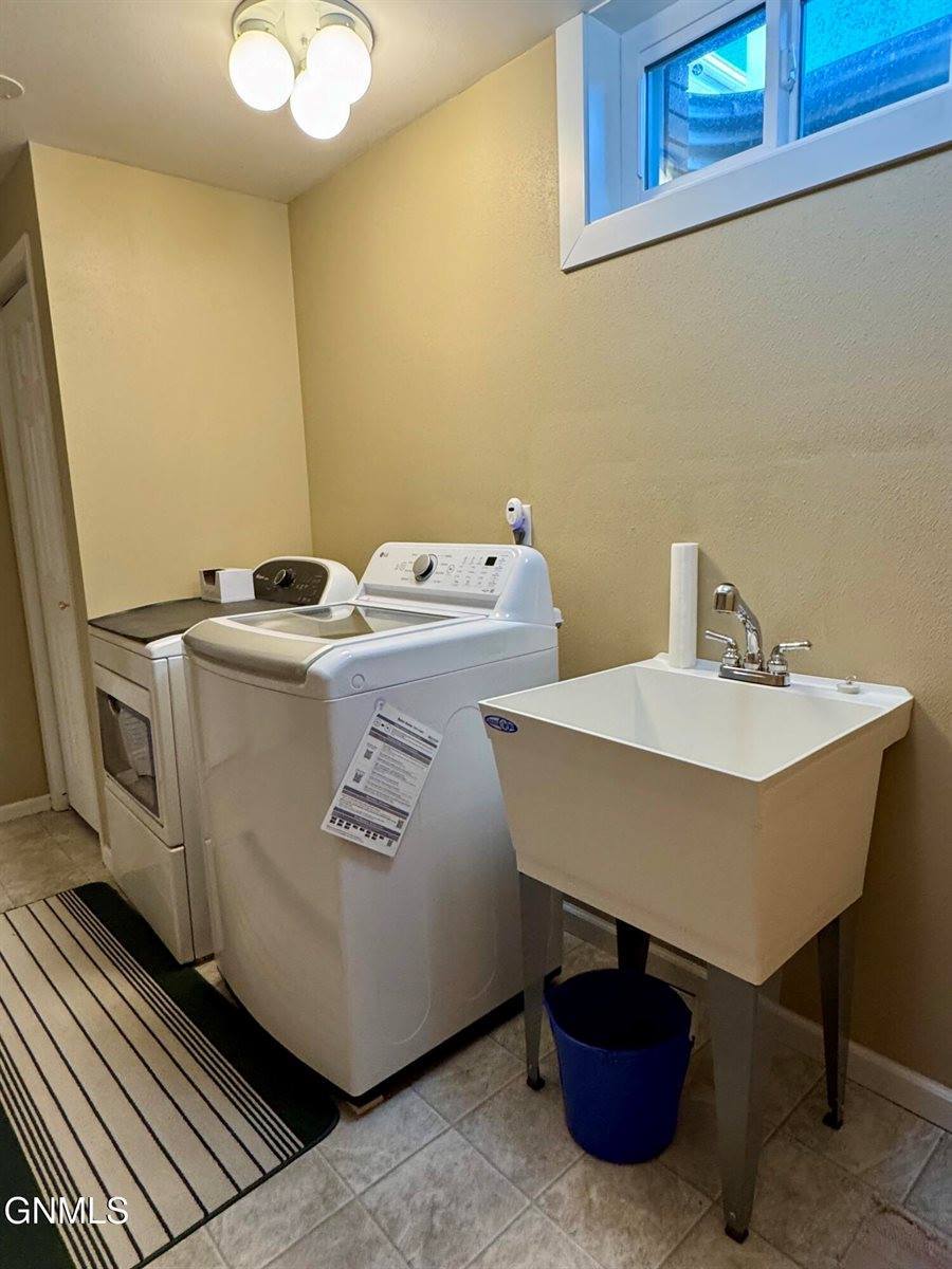 103 Cherokee Avenue, Bismarck, ND 58501