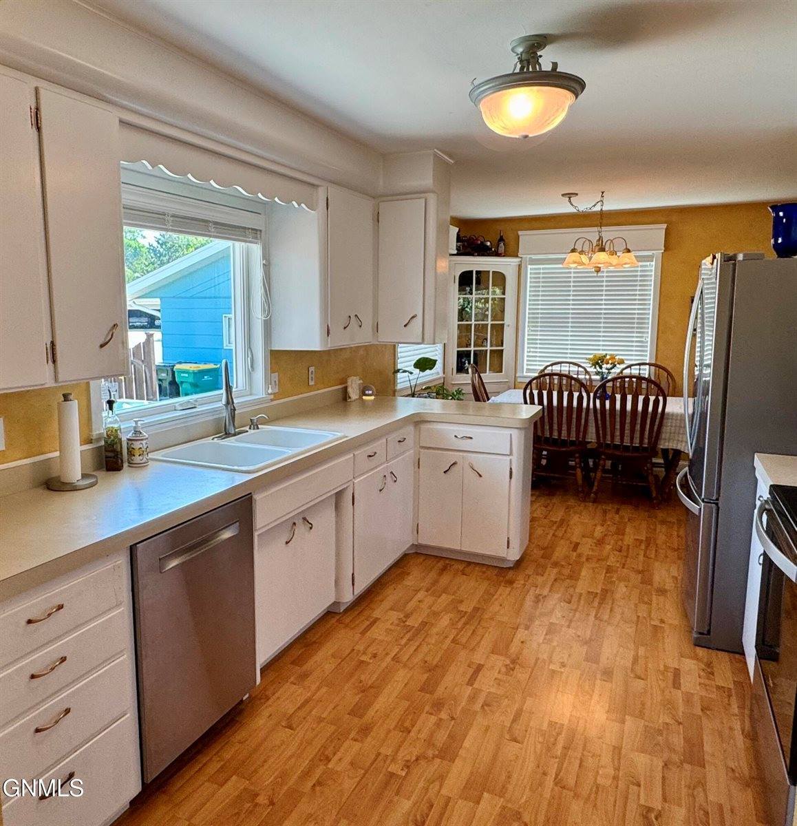 103 Cherokee Avenue, Bismarck, ND 58501