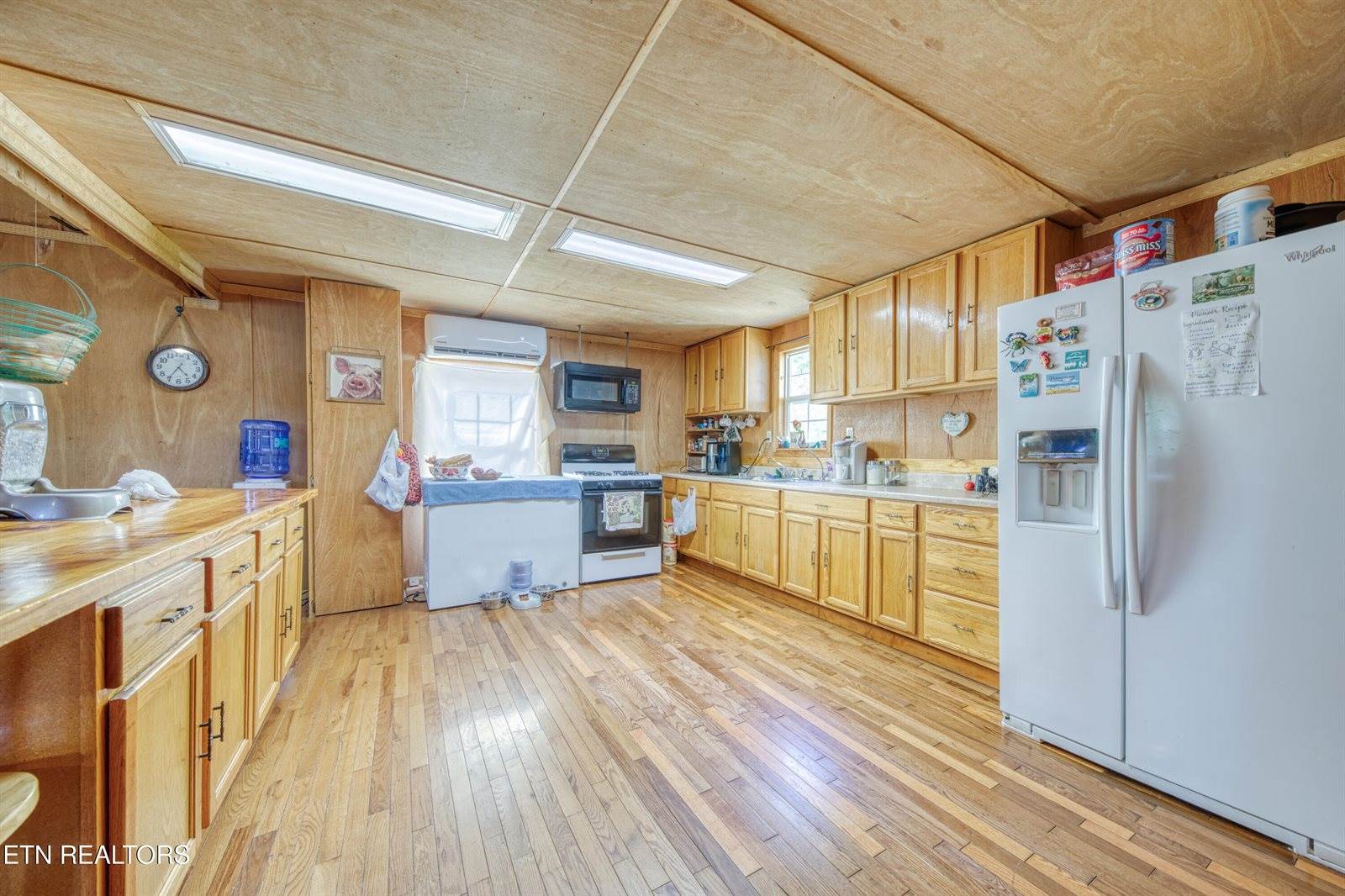 5271 Vardy Blackwater Rd, Sneedville, TN 37869