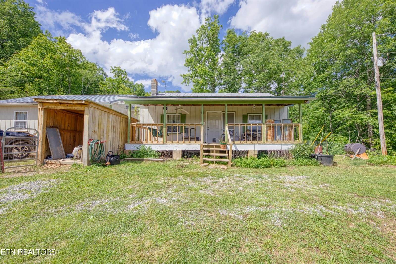 5271 Vardy Blackwater Rd, Sneedville, TN 37869