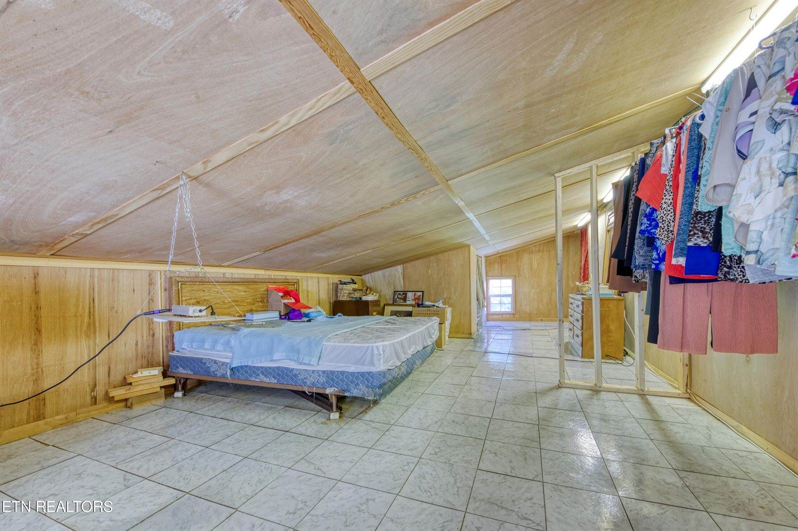 5271 Vardy Blackwater Rd, Sneedville, TN 37869