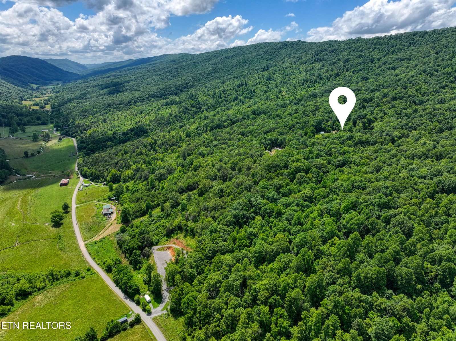 5271 Vardy Blackwater Rd, Sneedville, TN 37869