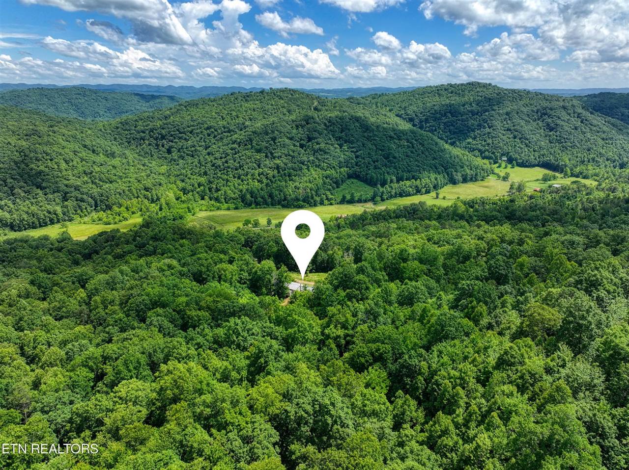 5271 Vardy Blackwater Rd, Sneedville, TN 37869