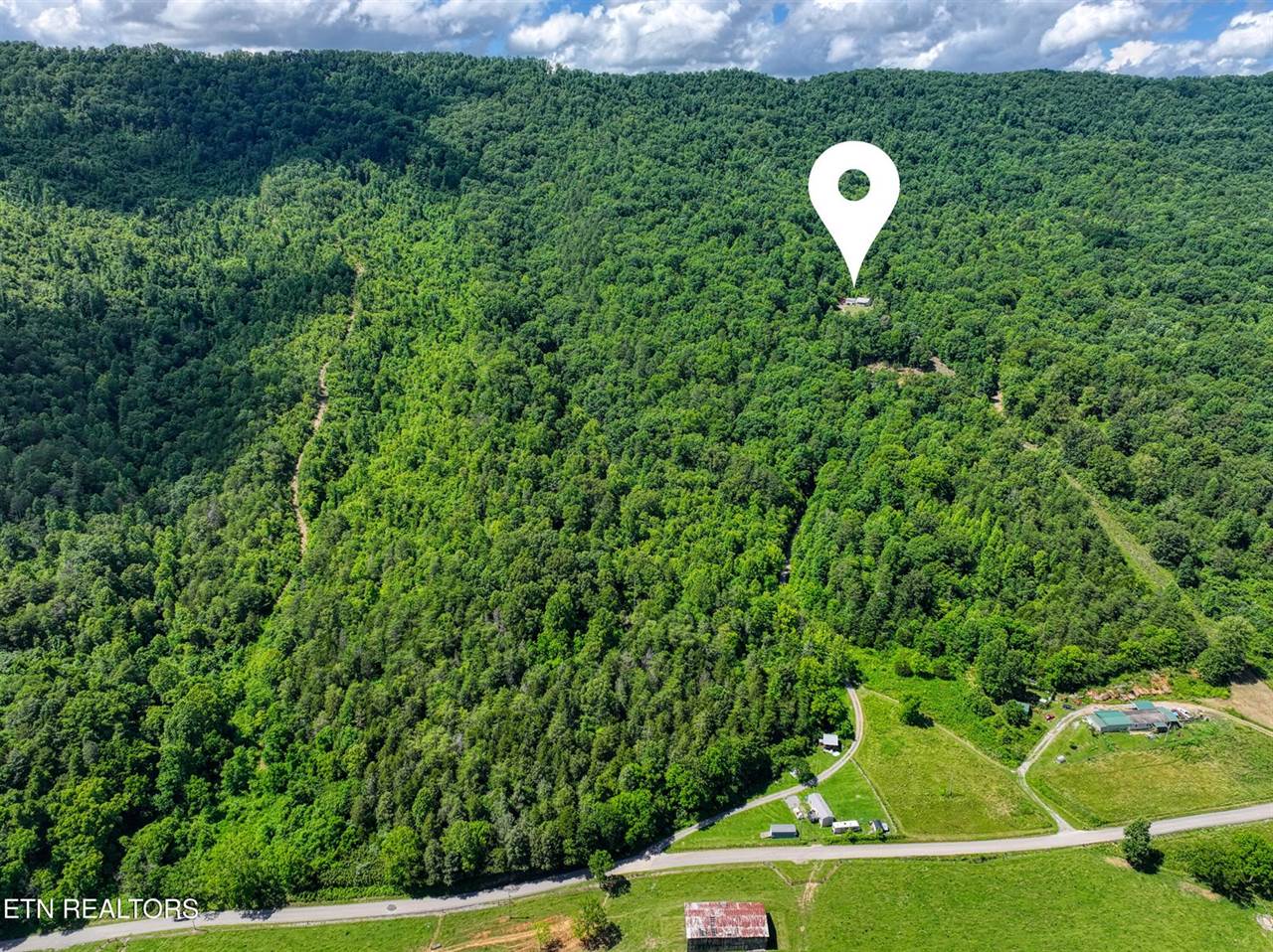 5271 Vardy Blackwater Rd, Sneedville, TN 37869