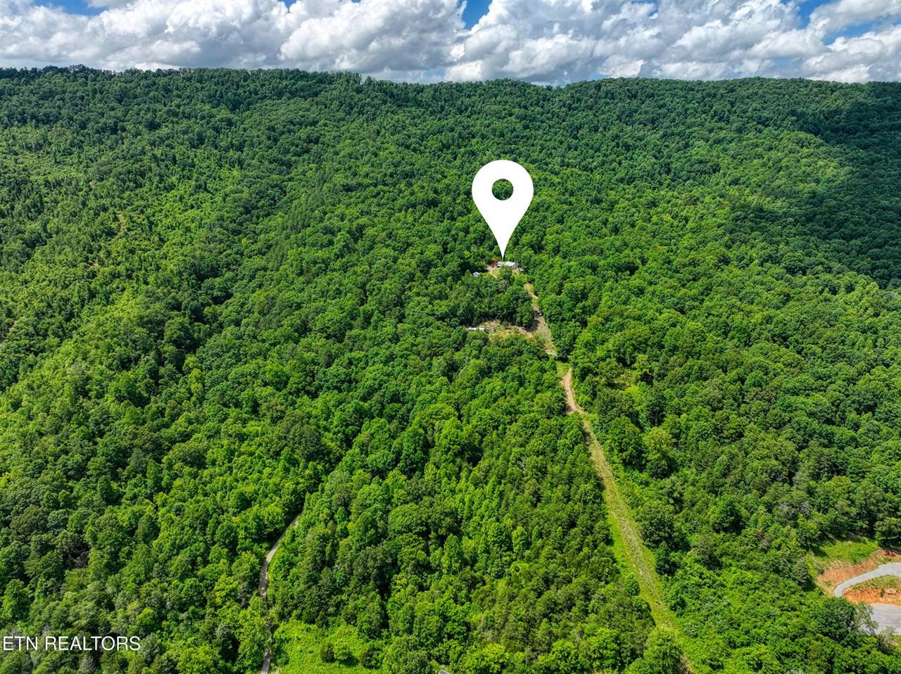 5271 Vardy Blackwater Rd, Sneedville, TN 37869