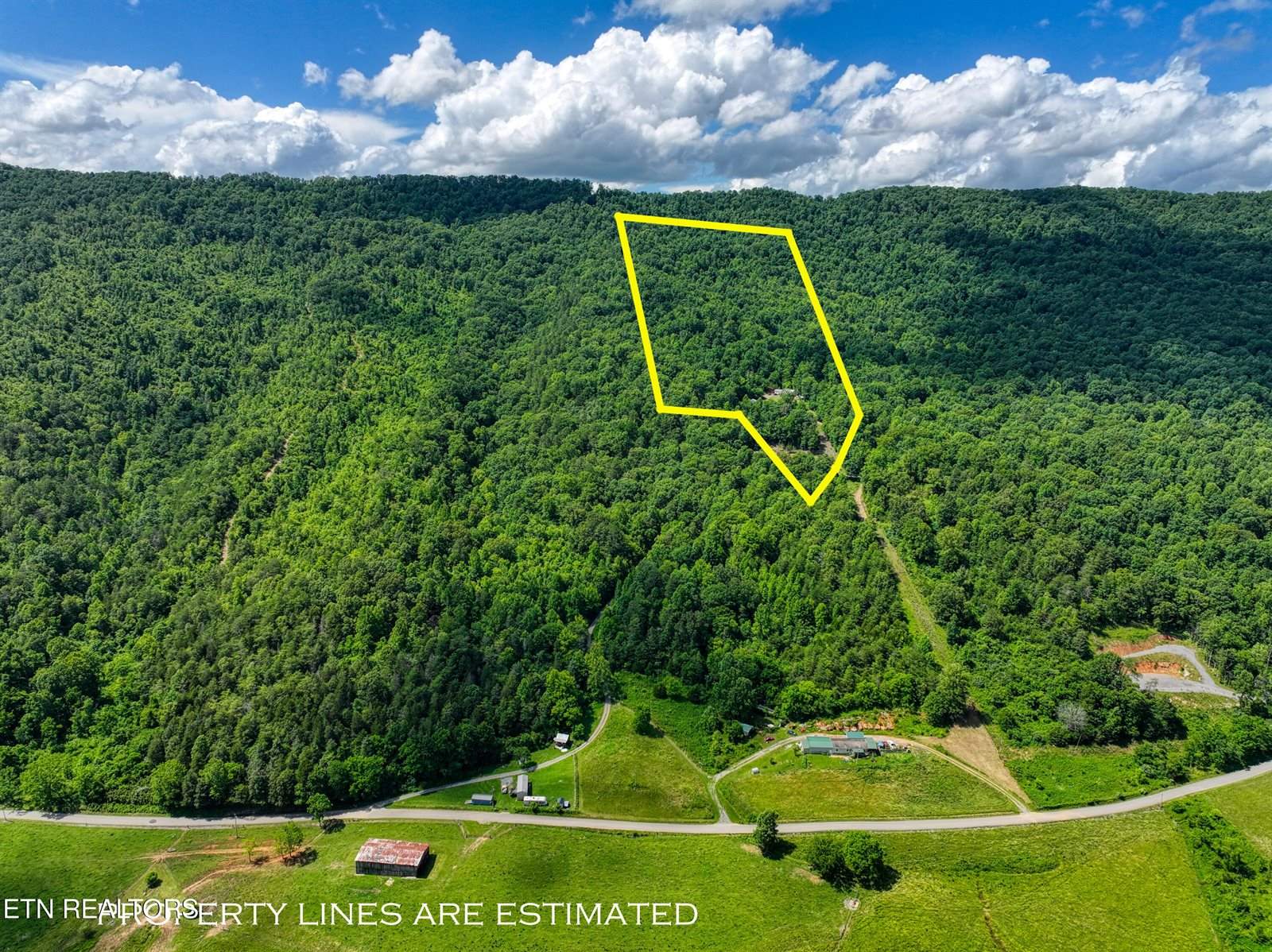 5271 Vardy Blackwater Rd, Sneedville, TN 37869