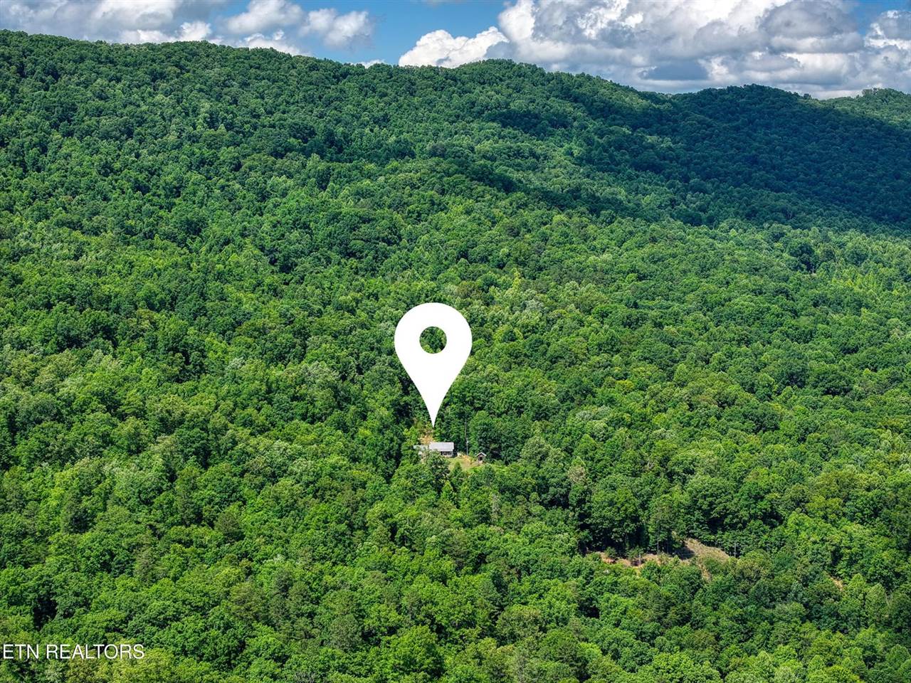 5271 Vardy Blackwater Rd, Sneedville, TN 37869