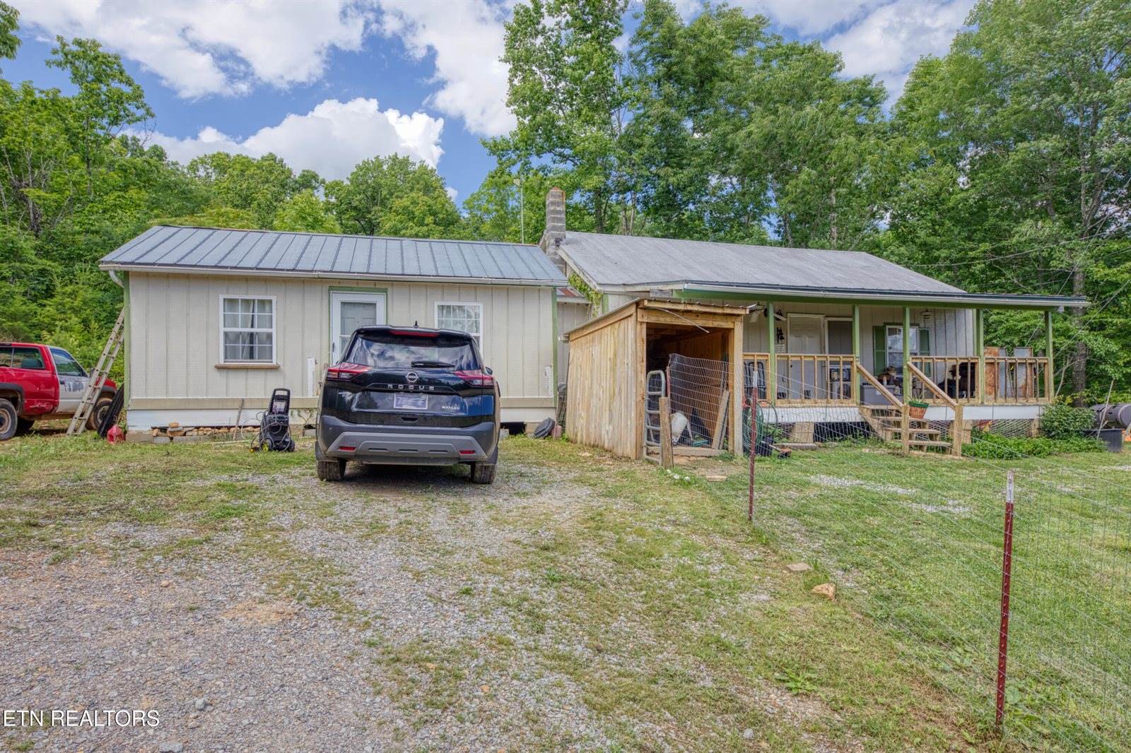 5271 Vardy Blackwater Rd, Sneedville, TN 37869