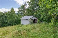 5271 Vardy Blackwater Rd, Sneedville, TN 37869