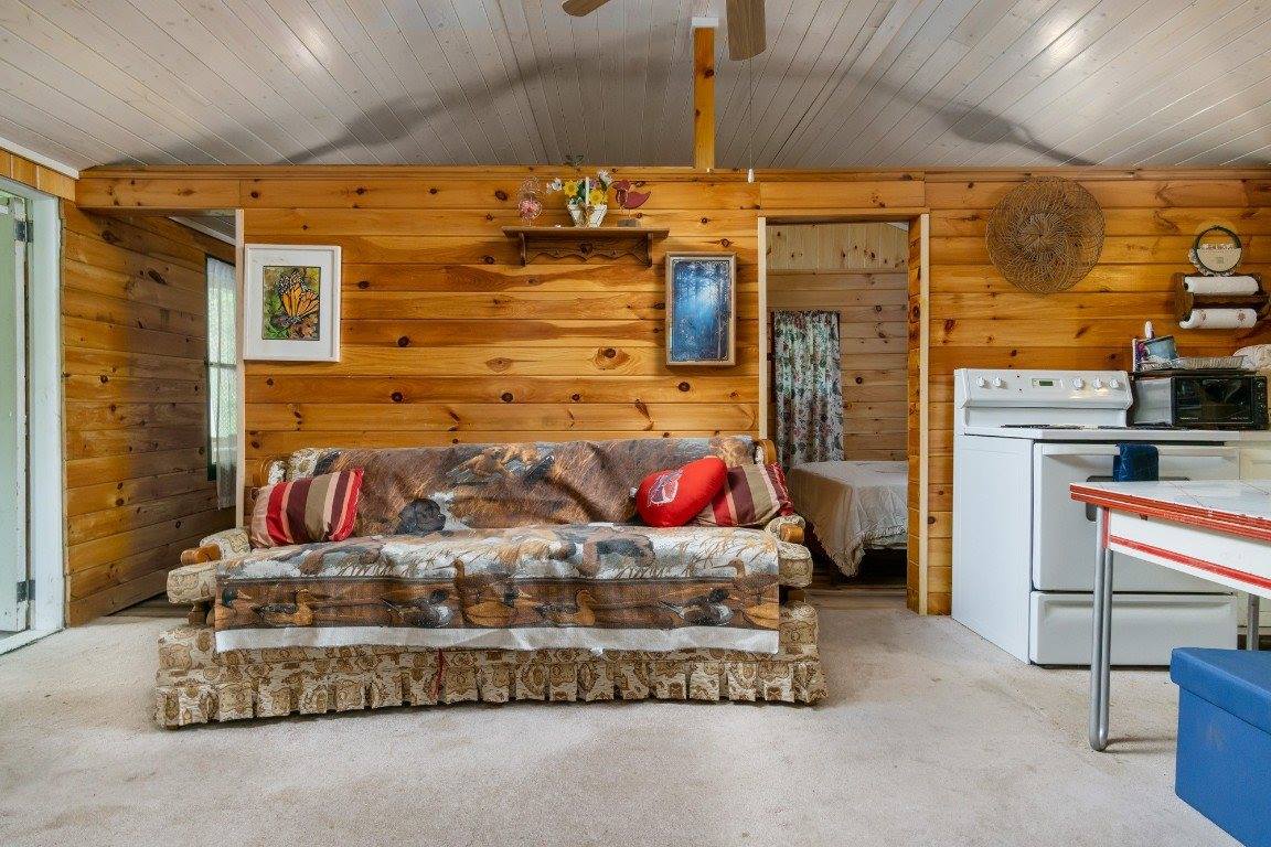 9 D Avenue, Brackney, PA 18812