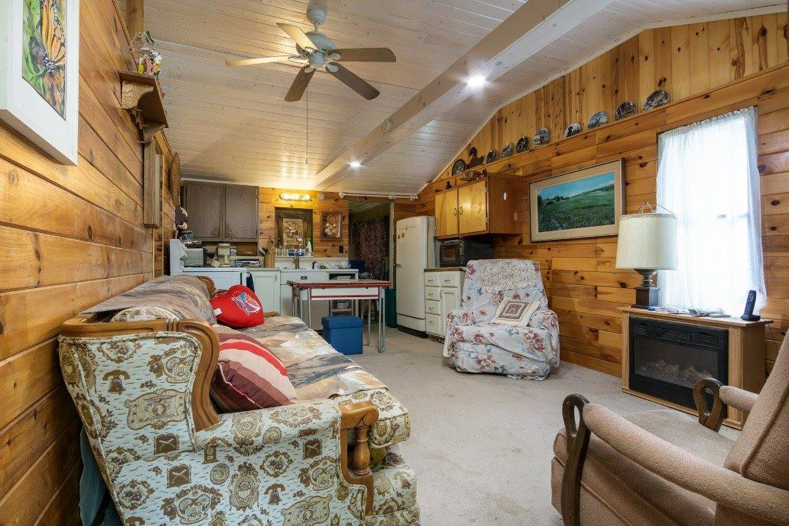 9 D Avenue, Brackney, PA 18812