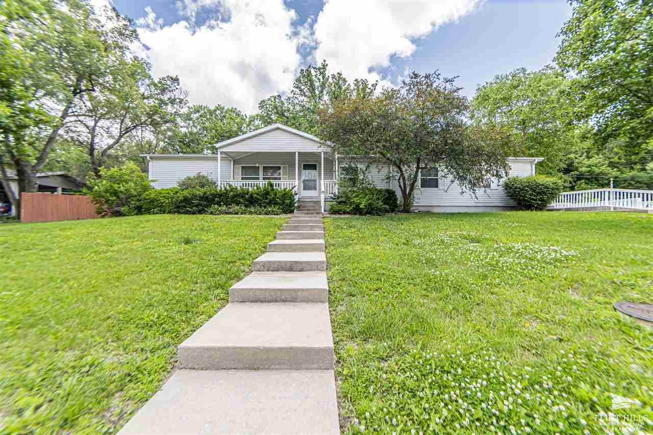 187 East Grandview Drive, Junction City, KS 66441