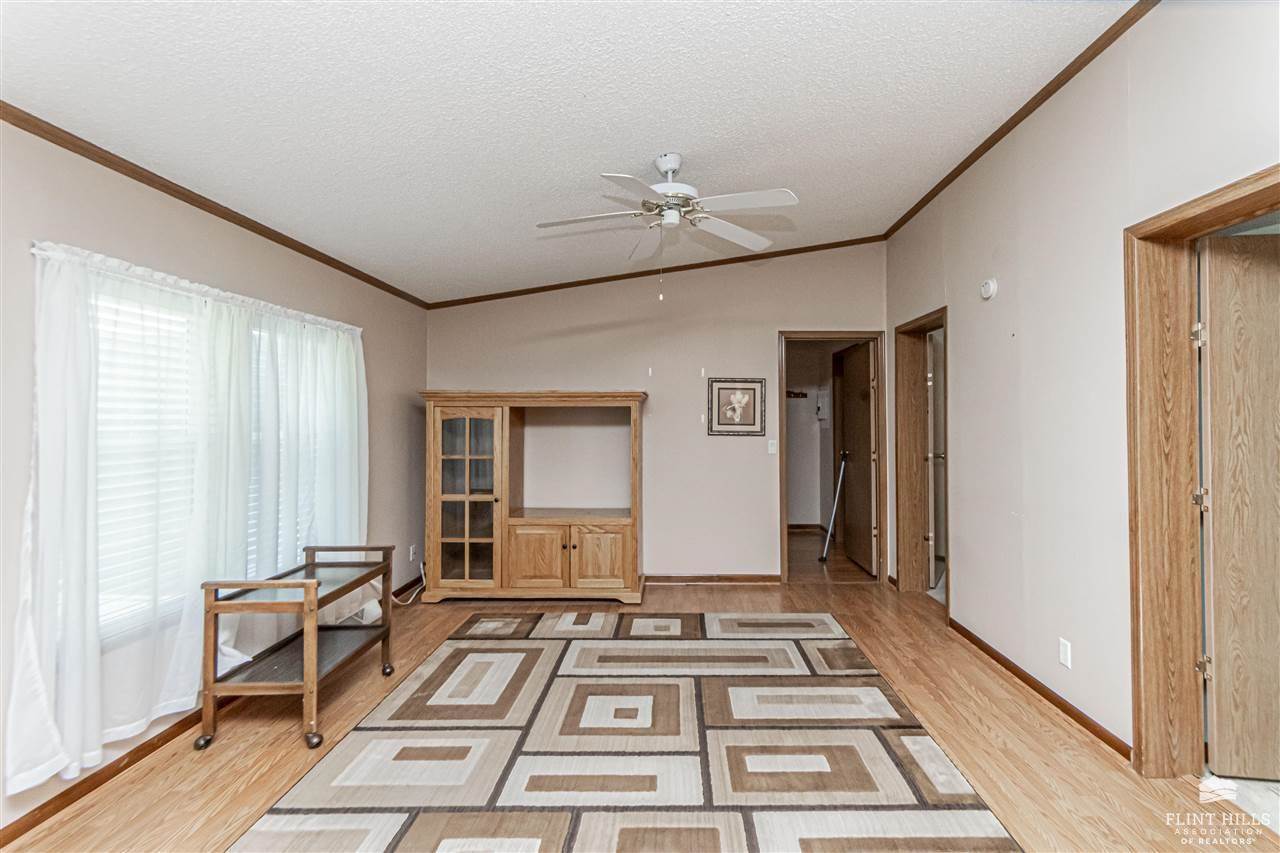 187 East Grandview Drive, Junction City, KS 66441