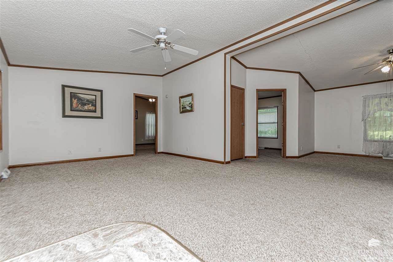 187 East Grandview Drive, Junction City, KS 66441