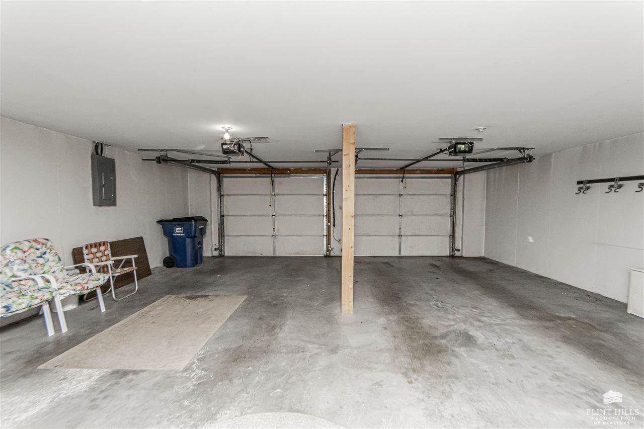 187 East Grandview Drive, Junction City, KS 66441
