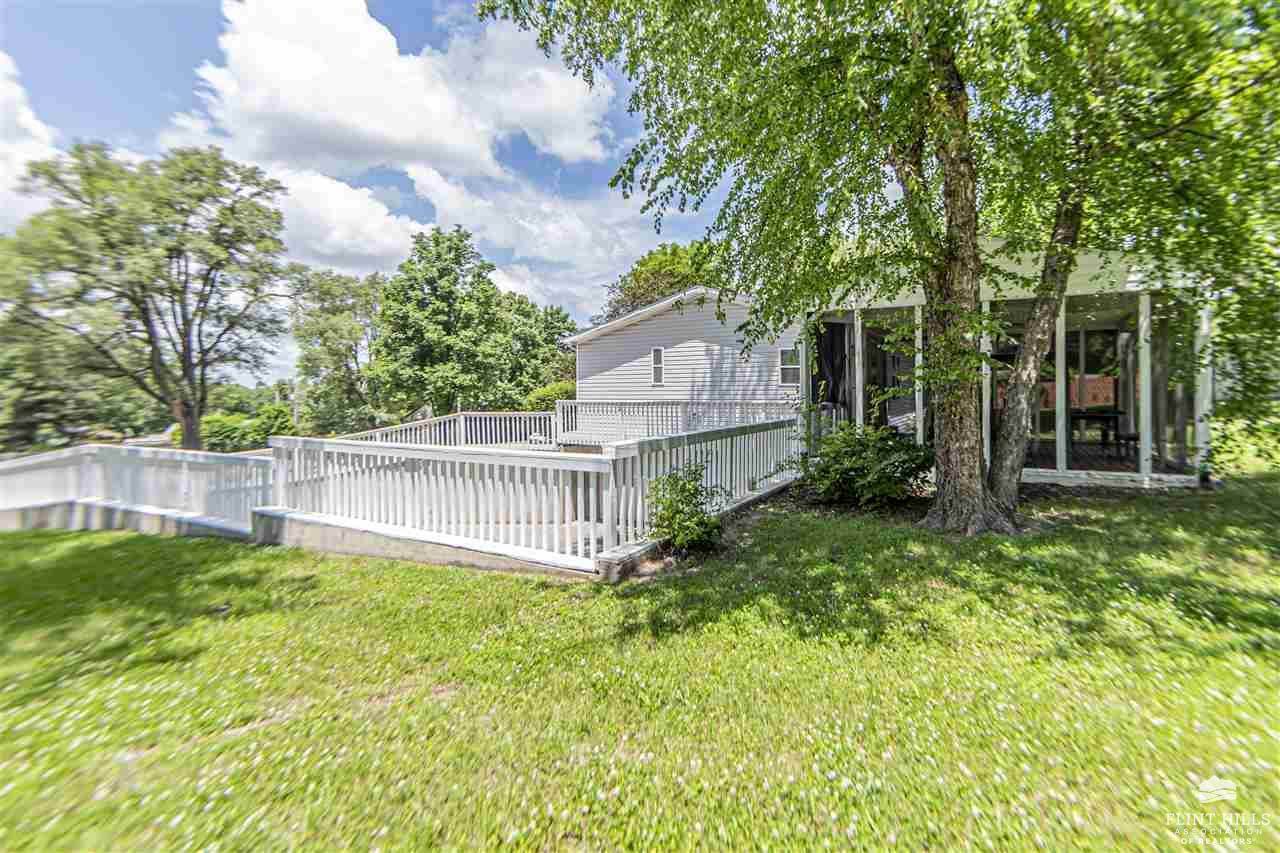 187 East Grandview Drive, Junction City, KS 66441