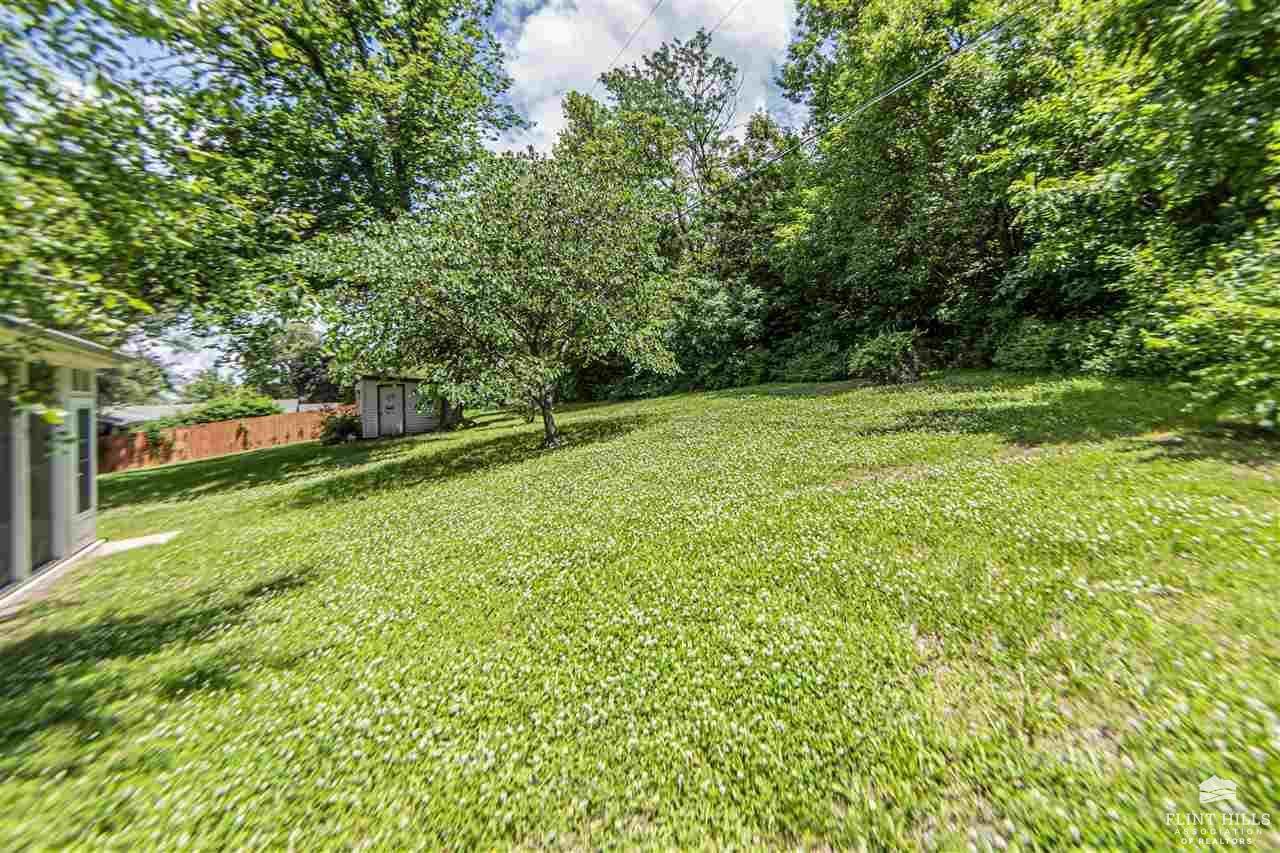 187 East Grandview Drive, Junction City, KS 66441