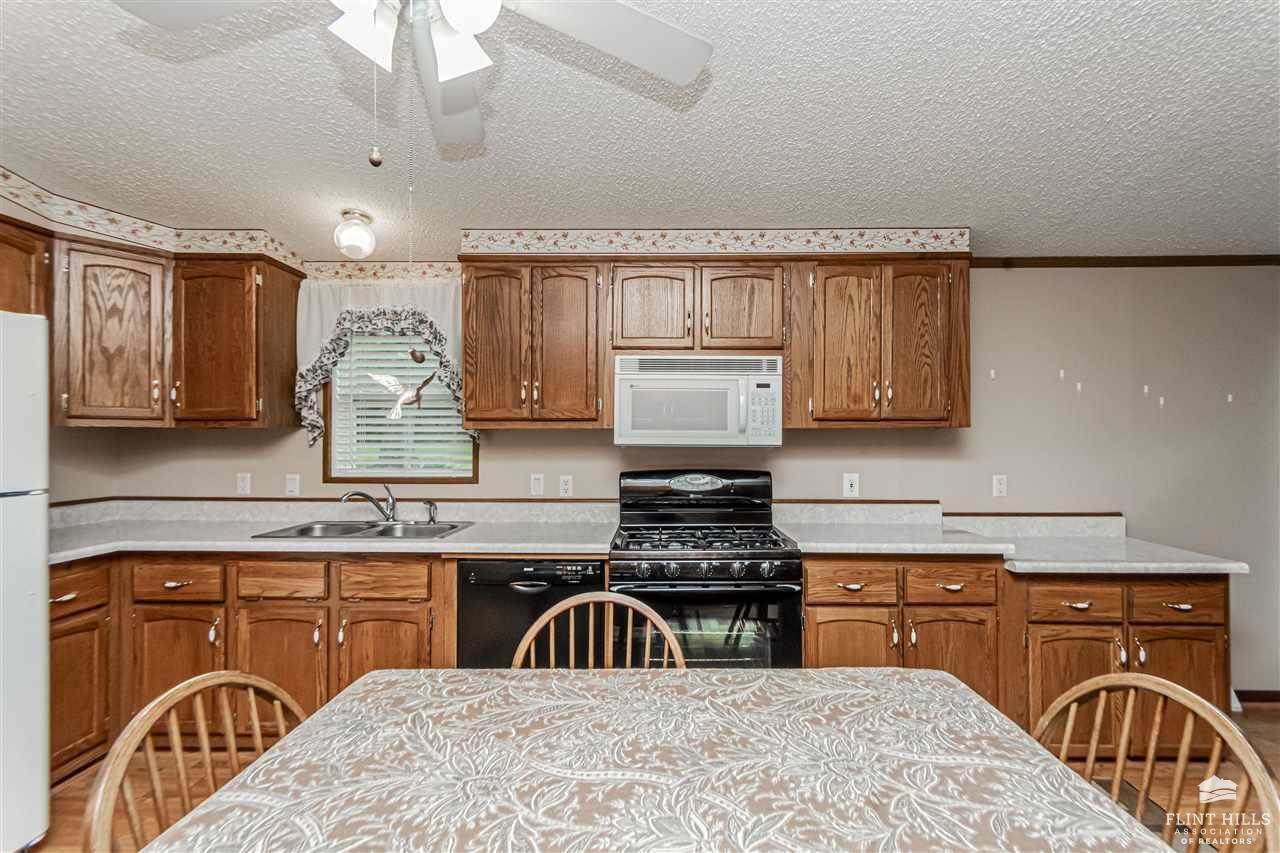 187 East Grandview Drive, Junction City, KS 66441